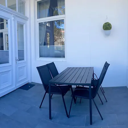 Haus Urvasi * Любек